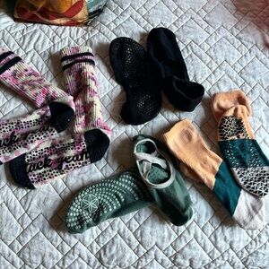 4 pack gently used pilates grip socks